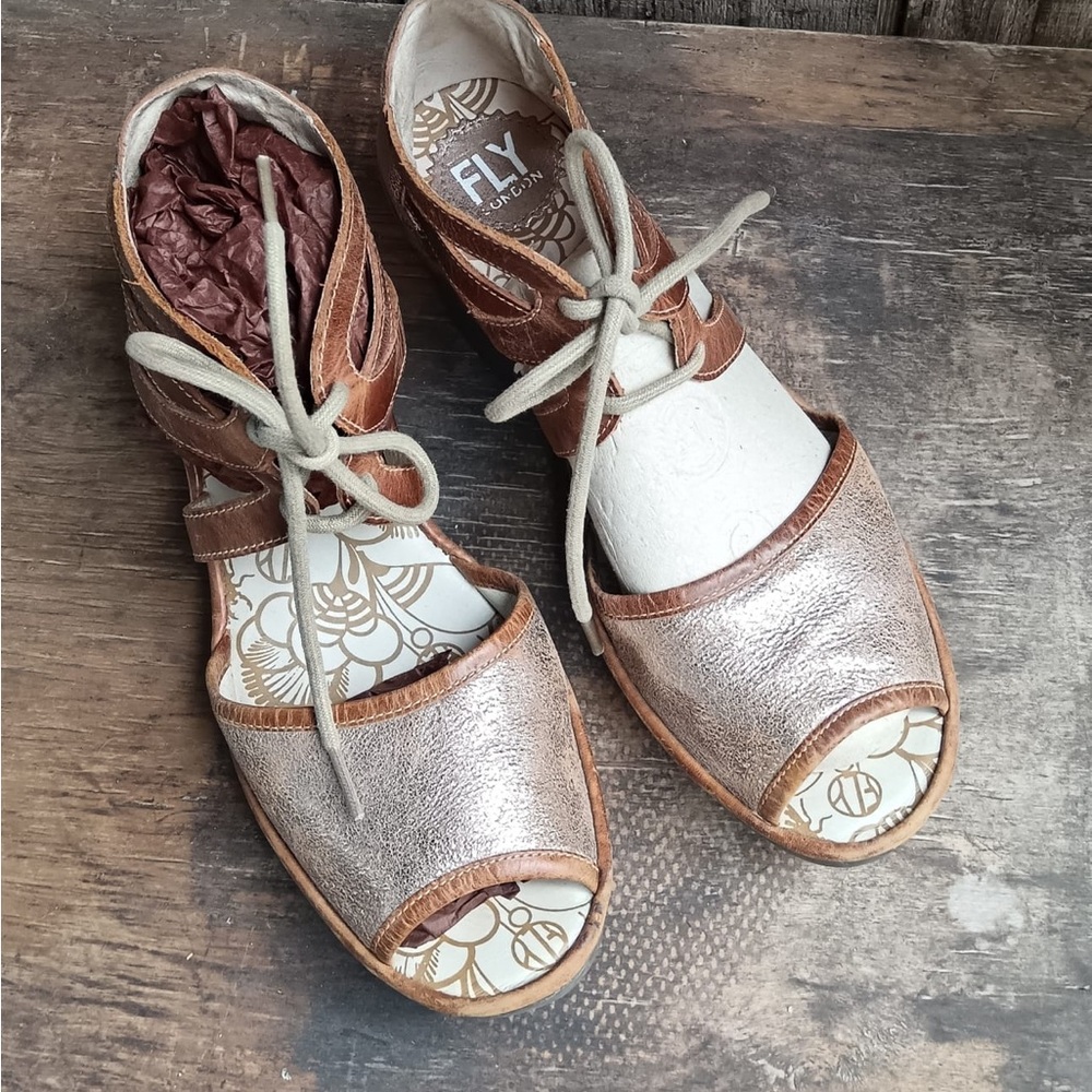 FLY LONDON Women's Metallic Leather Lace-Up Sandals -  Gold/Tan